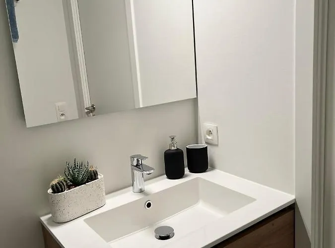 Cosy Testerep , Newly Renovated Апартаменти